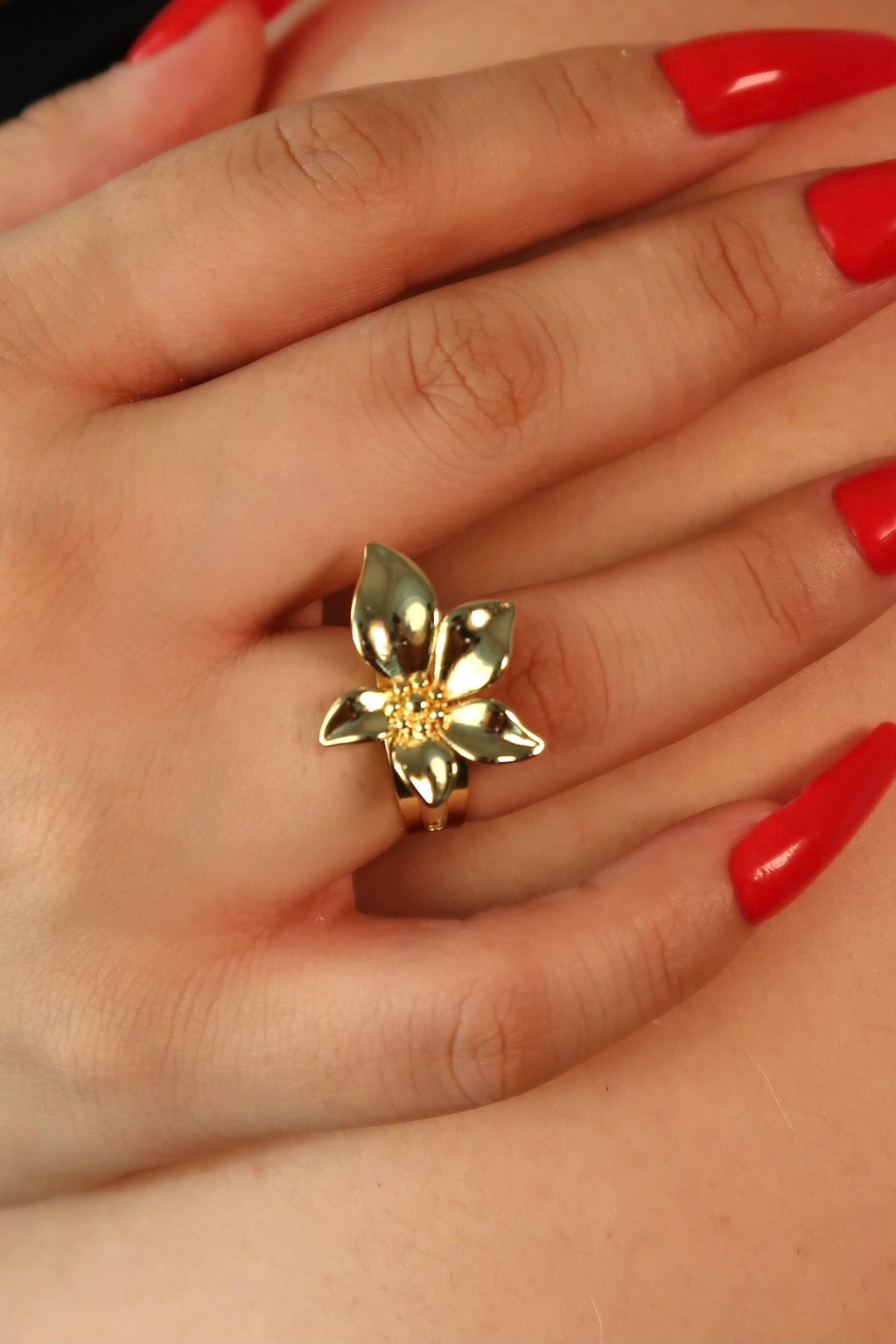 The Long Petal Flower Ring