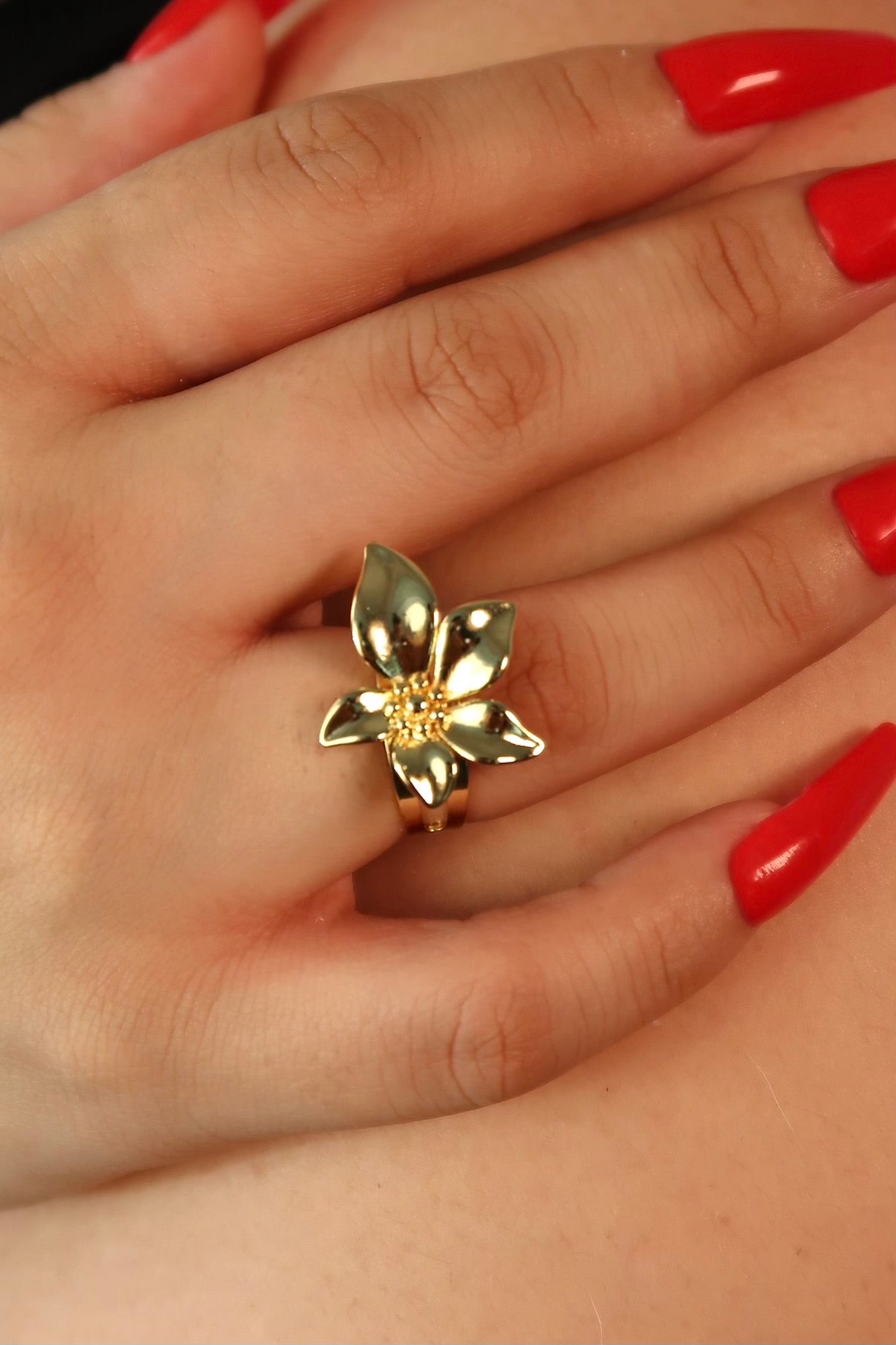 The Long Petal Flower Ring