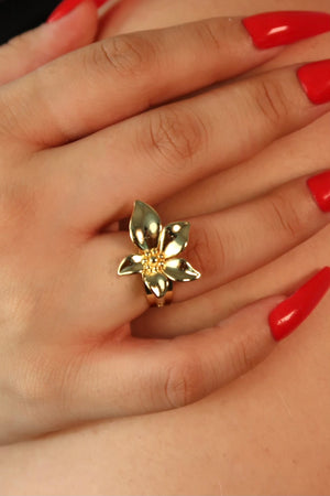The Long Petal Flower Ring