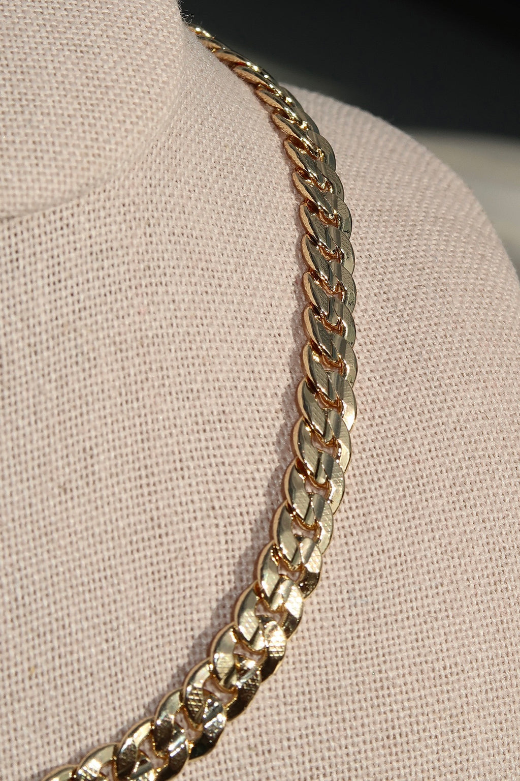 The Large Cuban Gold Chain