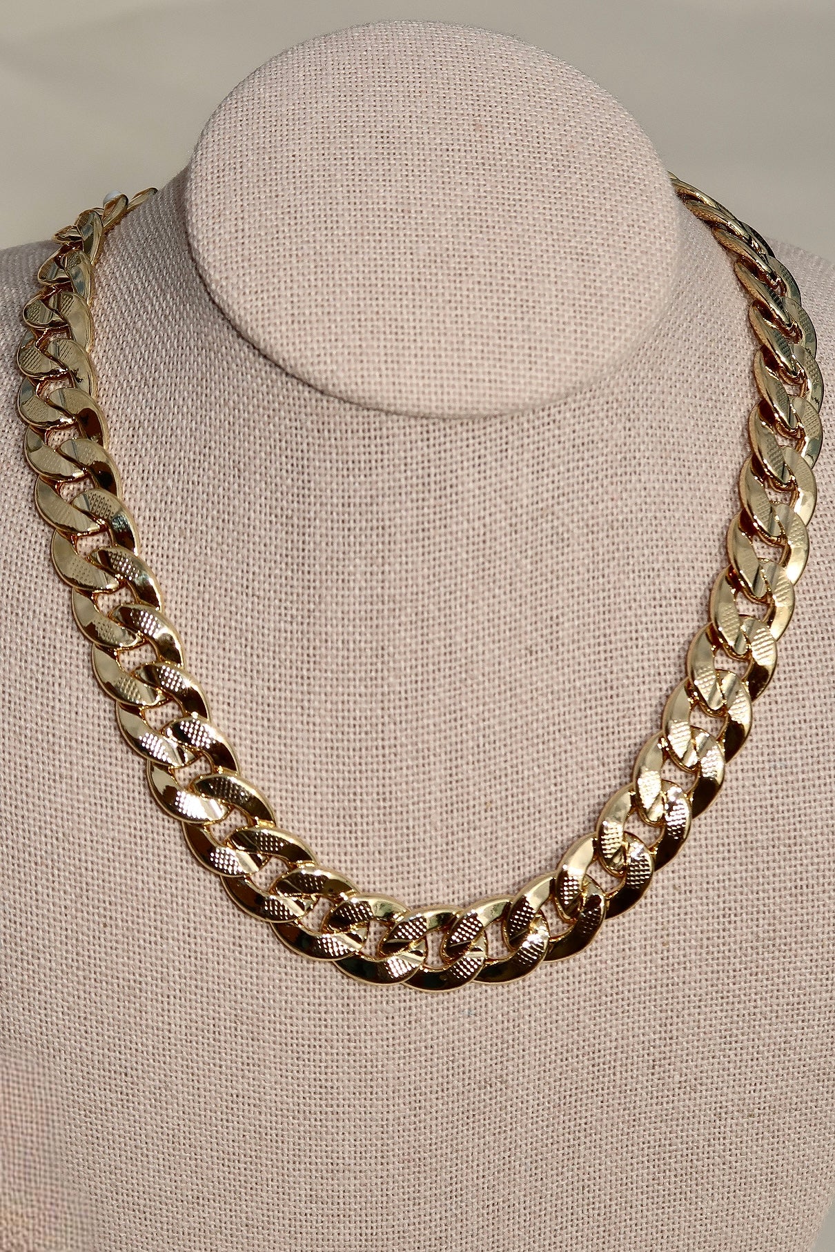 The Large Cuban Gold Chain