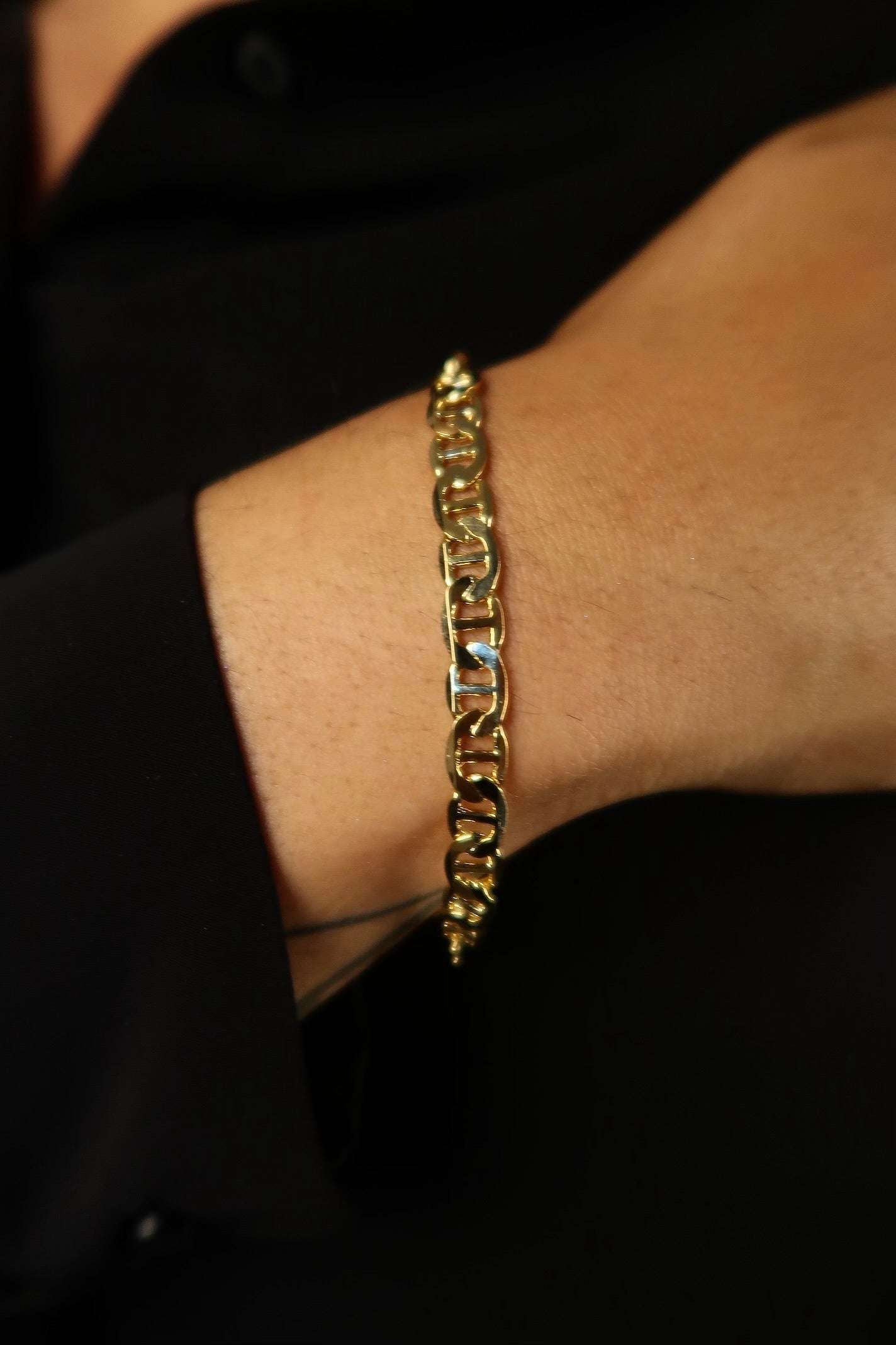 The Large Flat Mariner Gold Bracelet