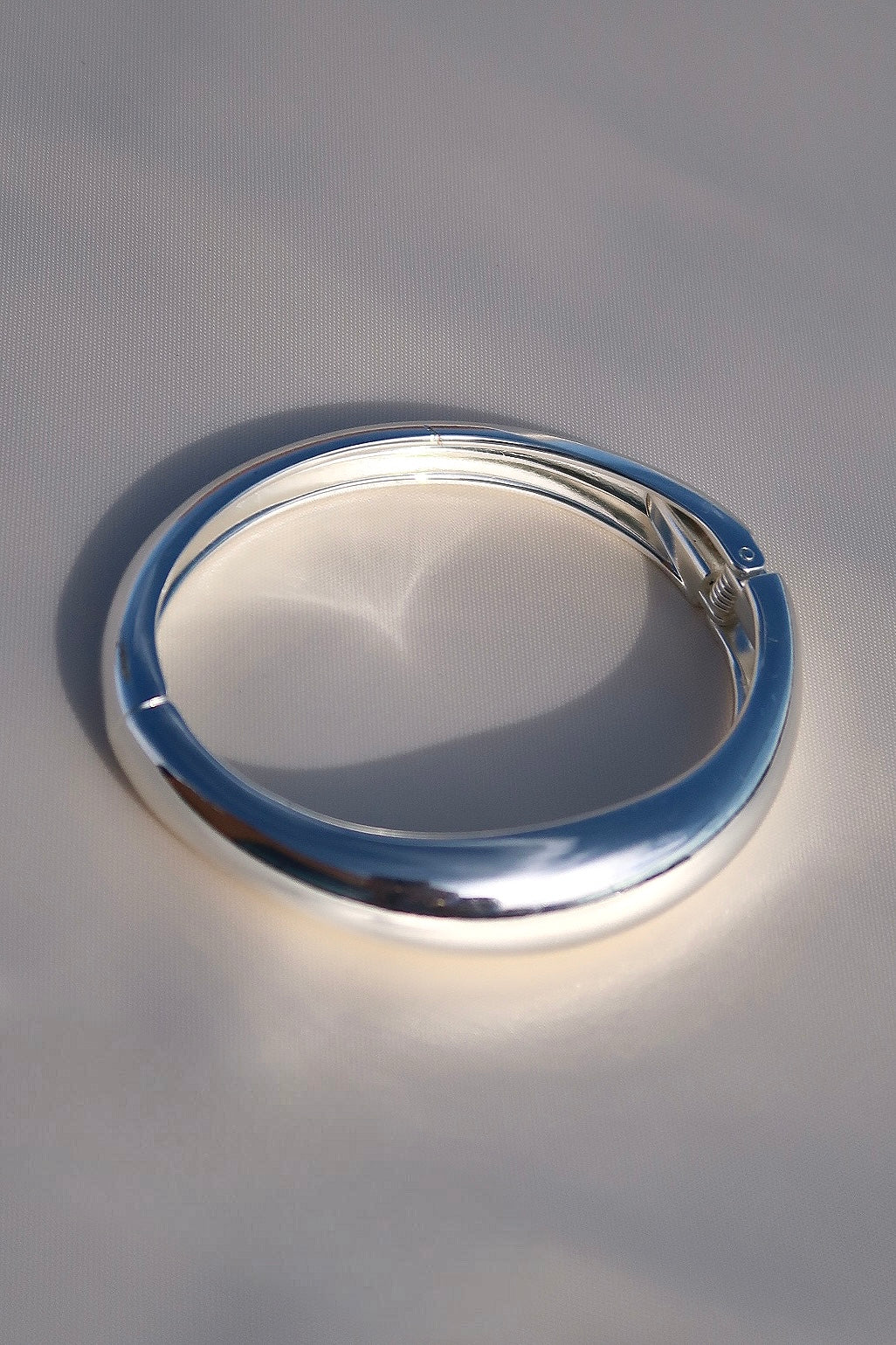 Small Lock Silver Bangle
