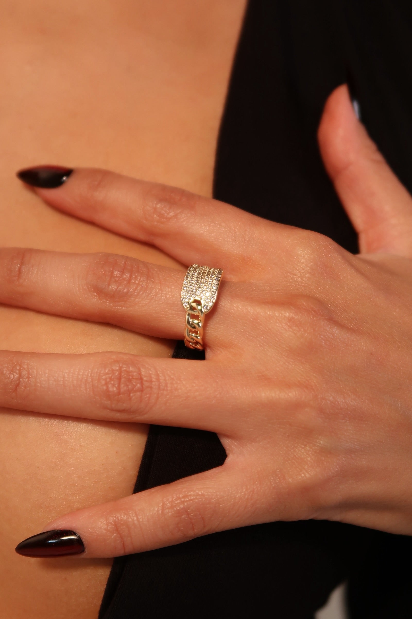 The Chain Band Plate Ring