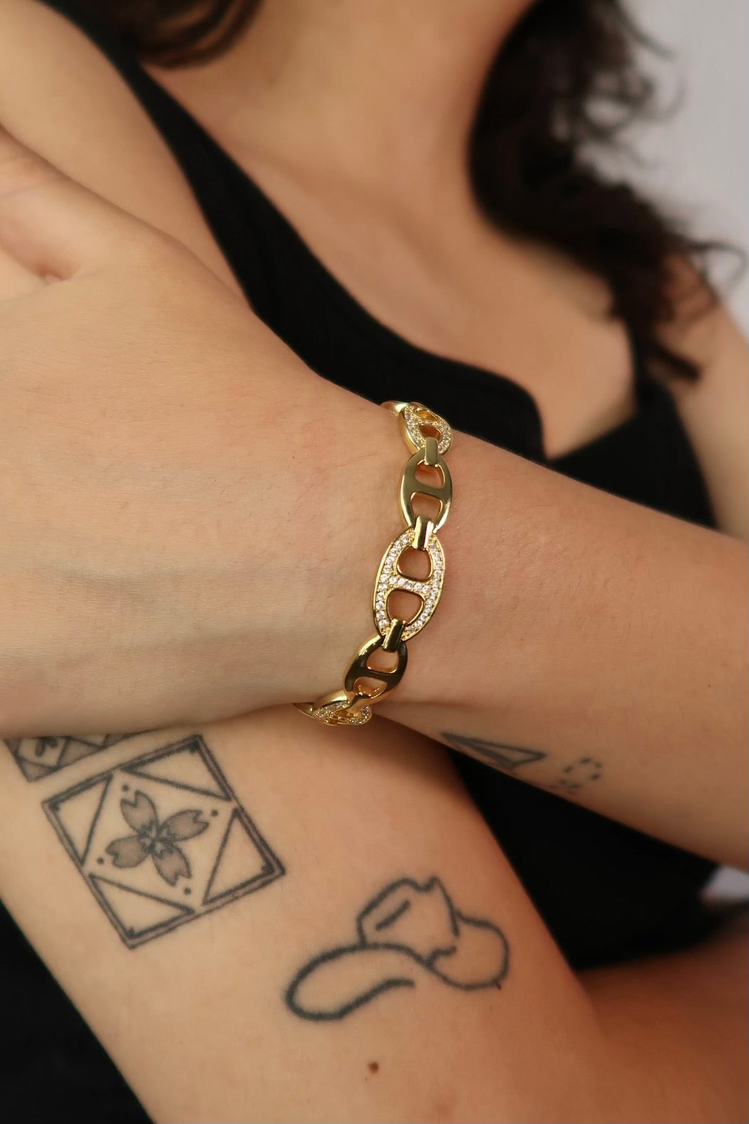 The Deluxe Flat Mariner Gold Cuff