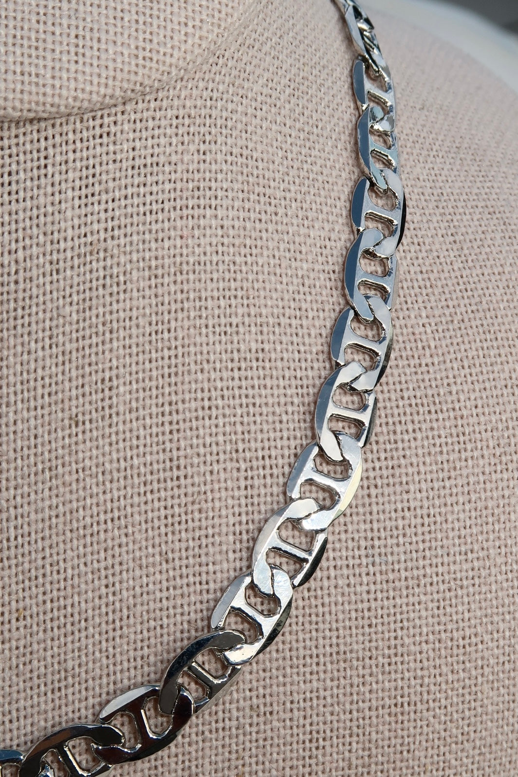 The Large Flat Mariner Silver Chain