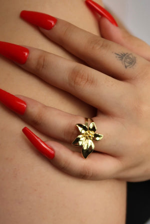 The Long Petal Flower Ring