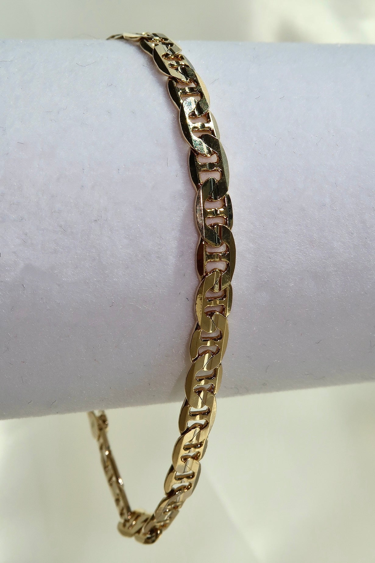 The Small Flat Mariner Gold Bracelet