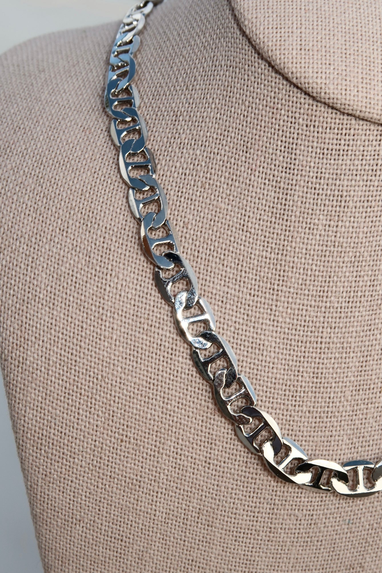 The Large Flat Mariner Silver Chain
