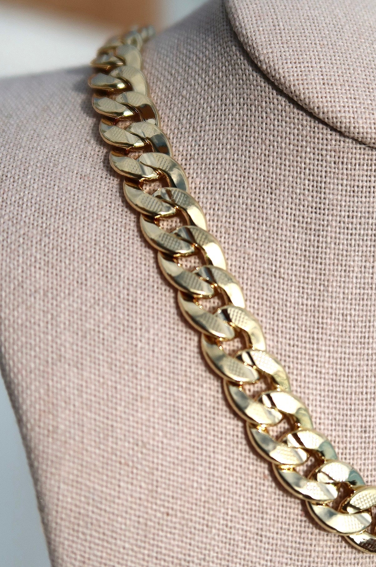 The Large Cuban Gold Chain