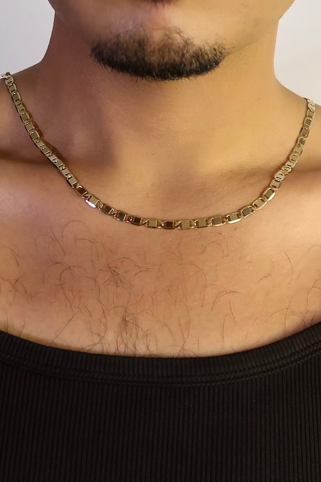 The Large Flat Mariner Gold Chain